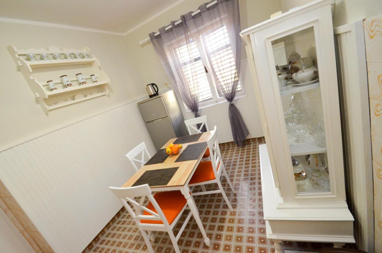 Red House Apartment コトル エクステリア 写真
