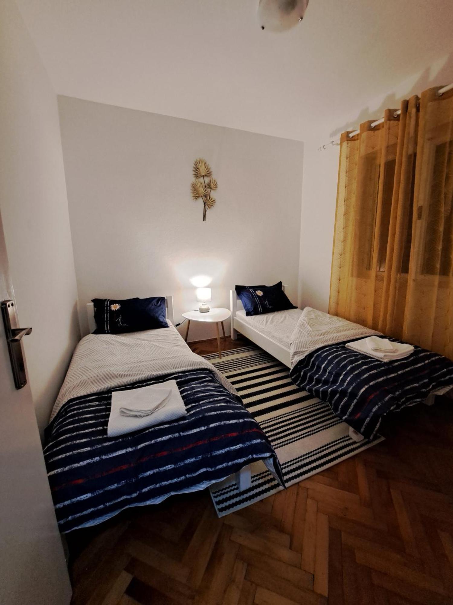 Red House Apartment コトル エクステリア 写真