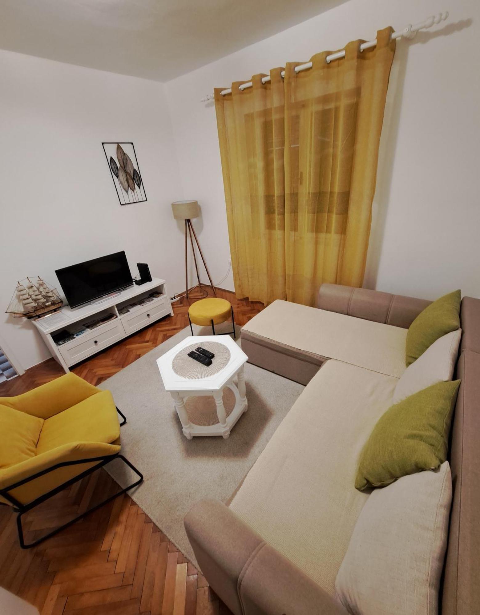 Red House Apartment コトル エクステリア 写真