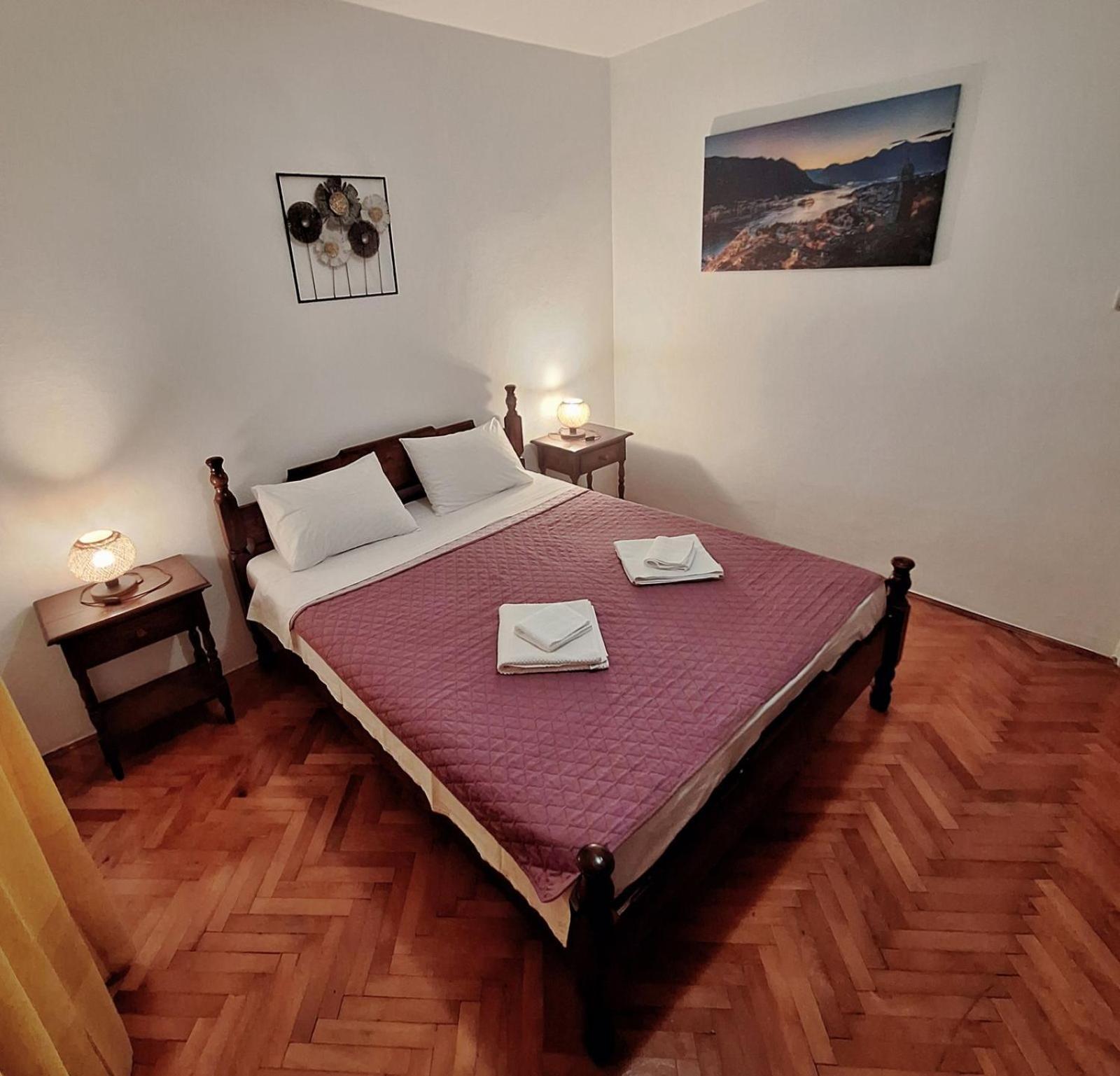 Red House Apartment コトル エクステリア 写真