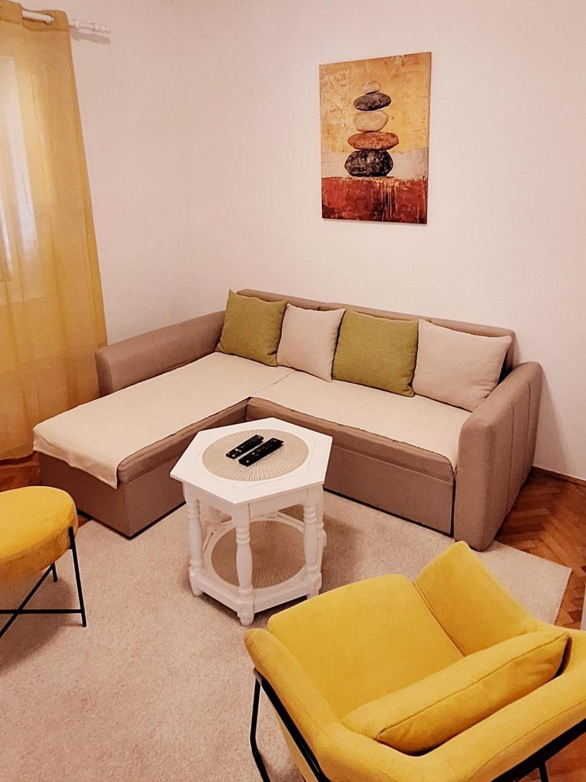Red House Apartment コトル エクステリア 写真